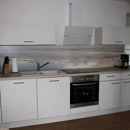 בית נופש In With Swimming Pool *