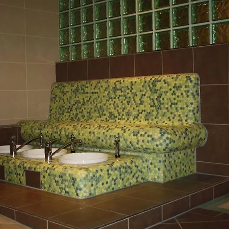 בית נופש In With Swimming Pool *